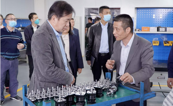 Chính phủ và doanh nghiệp đoàn kết phát triển | Bí thư Đảng ủy thị trấn Hoàng Giang Tô Đông thị sát iHF